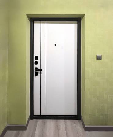 Дверь МДФ с вертикальными полосками